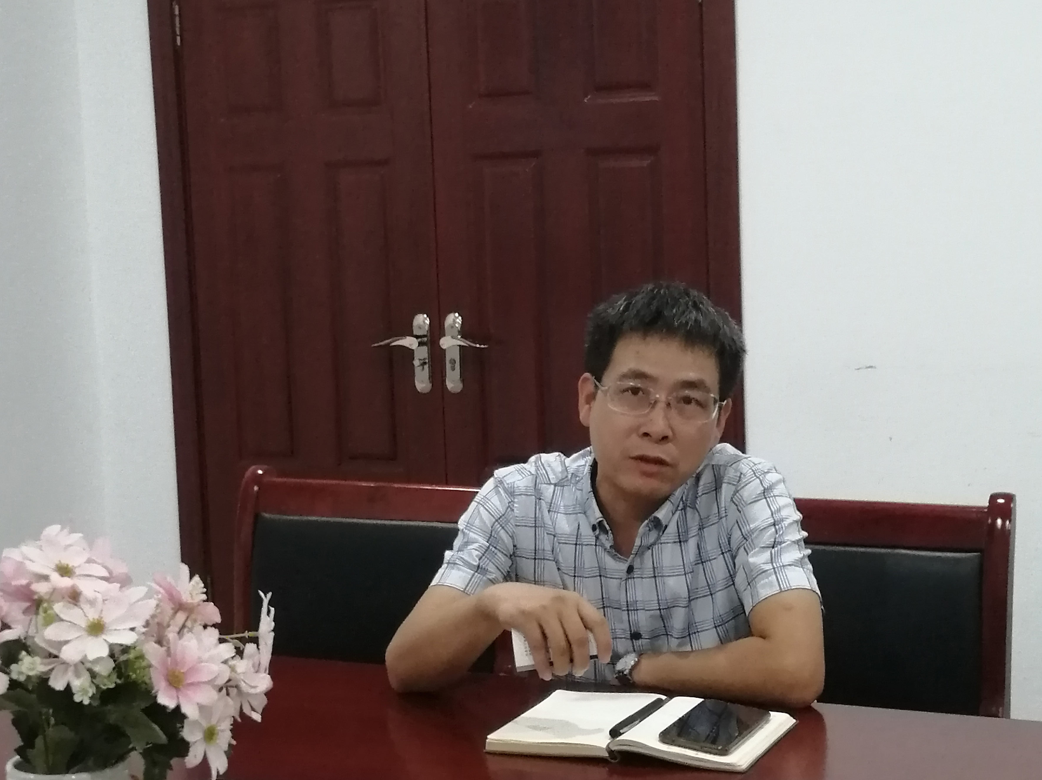 新華社經濟新聞采訪部主任程士華一行蒞臨深藍醫(yī)療考察調研